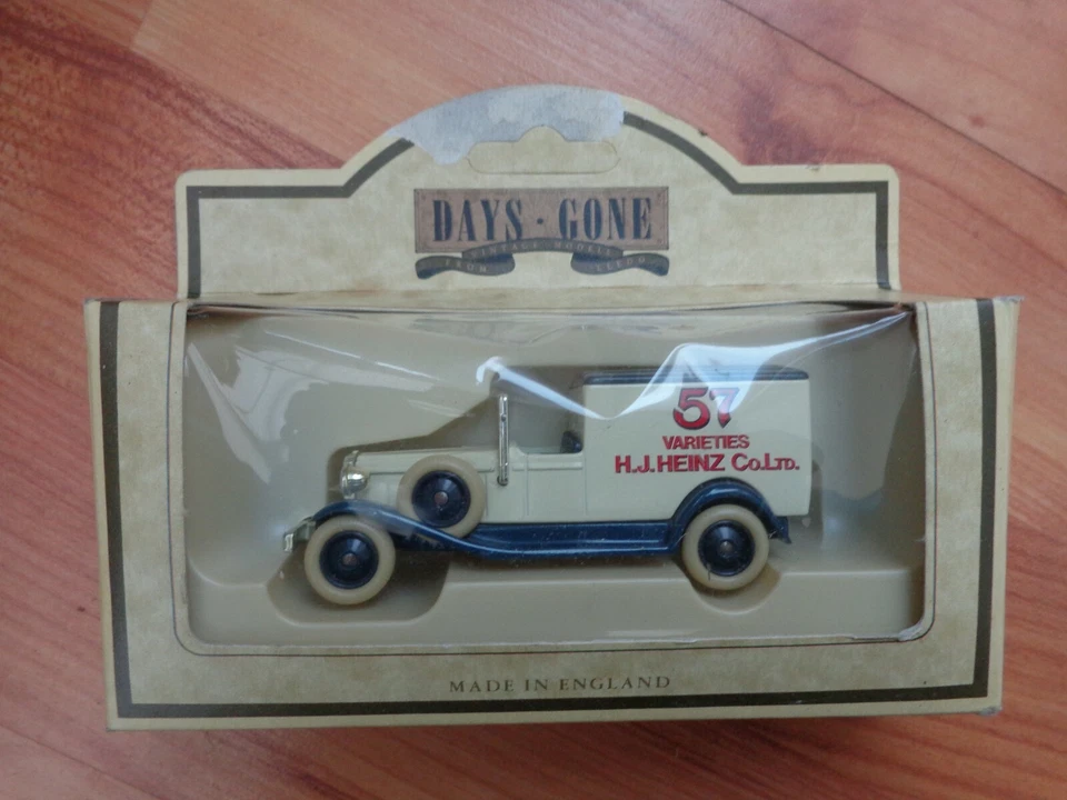 LLEDO DAYS GONE CLASSIC 1933 PACKARD TOWN VAN 'HEINZ 57 VARIETIES' REF 22010 - Bild 1 von 1