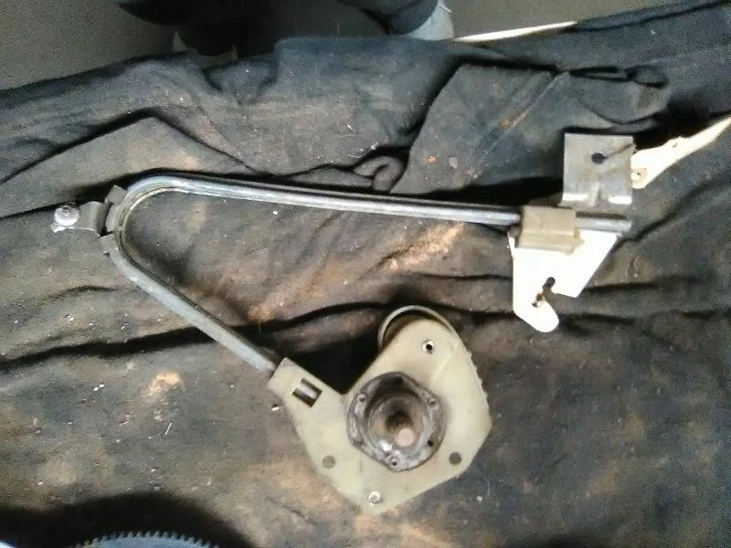 PASSENGER RIGHT REAR WINDOW REGULATOR MANUAL FITS 80-85 CITATION 11985 - Image 2 of 3