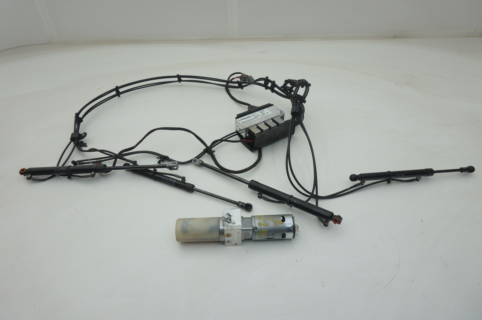 Convertible Hydraulic Pump Motor Solenoid 84603300 Ferrari 488 Spider 2017 *Note