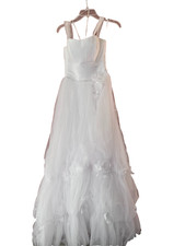 Pronovias Barcelona Fairy Tale Wedding Dress: Size 4  Built In Bra