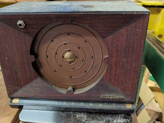 RCA Victor Plastic Tube Type Radio Model 9 x 571