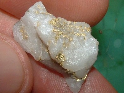 16TO1 MINE GOLD QUARTZ SPECIMEN 2.78 GRAM CALIFORNIA GOLD AND QUARTZ