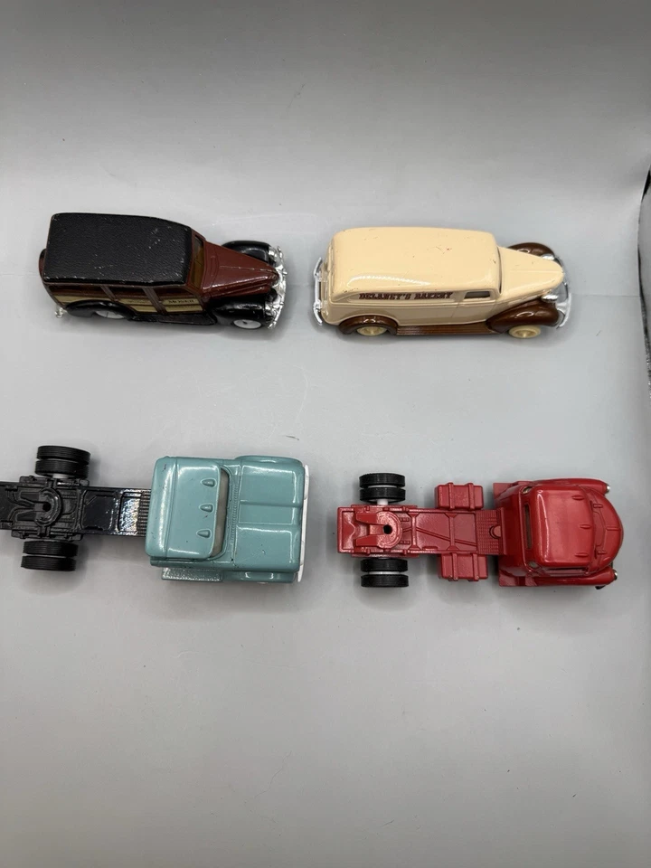 Lote de 4 || Ertl Die Cast Car Delivery & Commertical Vehicle Foto 4 de 4