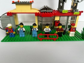 Lego set 6740 Xtreme Tower &ndash; 327 Pieces &ndash; 6 Minifigs &ndash; Lego Island Xtreme Stunts