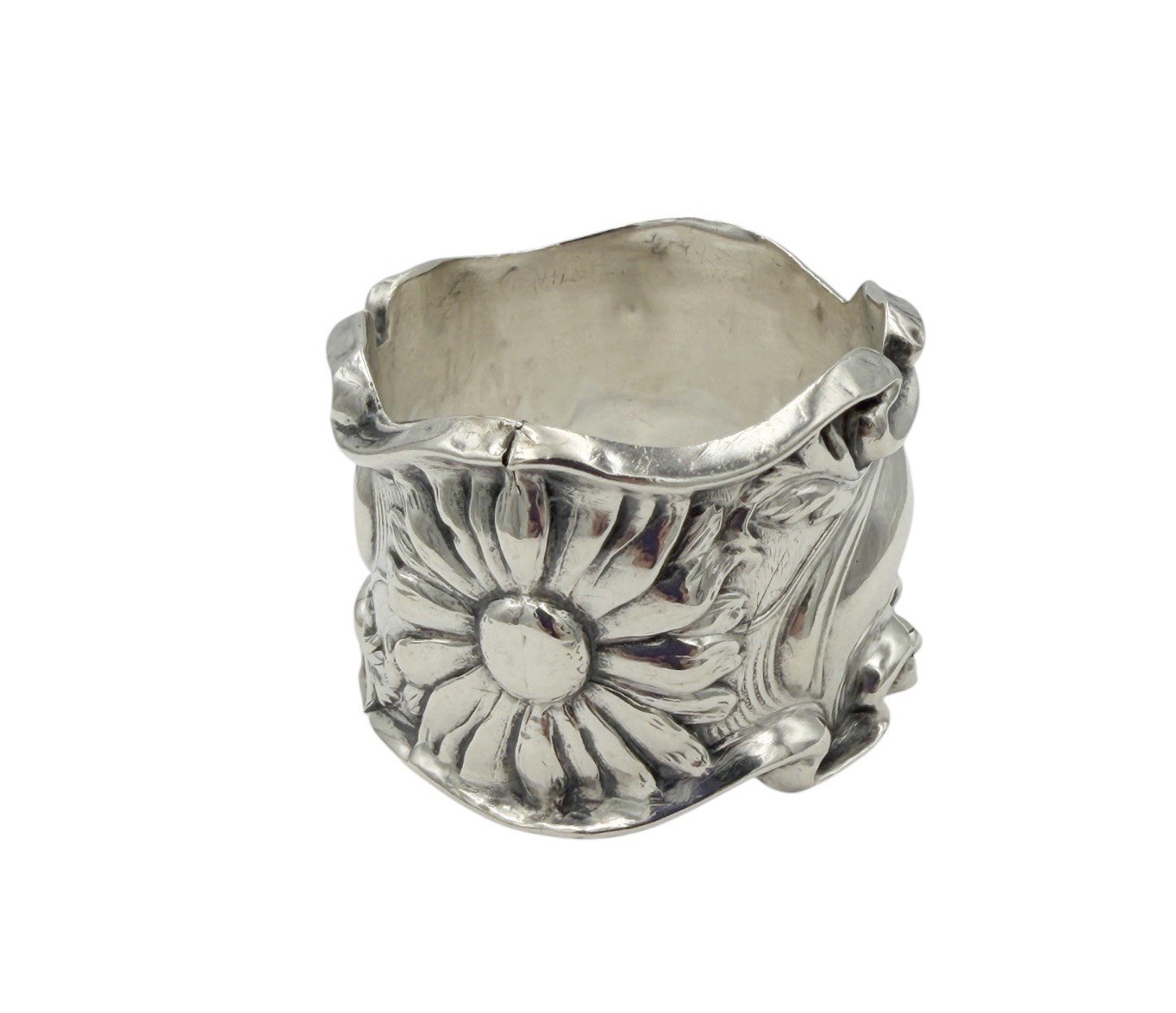 Antique Art Nouveau Sterl. Silver Floral Repousse Napkin Ring Monogram 24g *READ