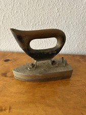 Bügeleisen antik historisch mit Holzgriff
