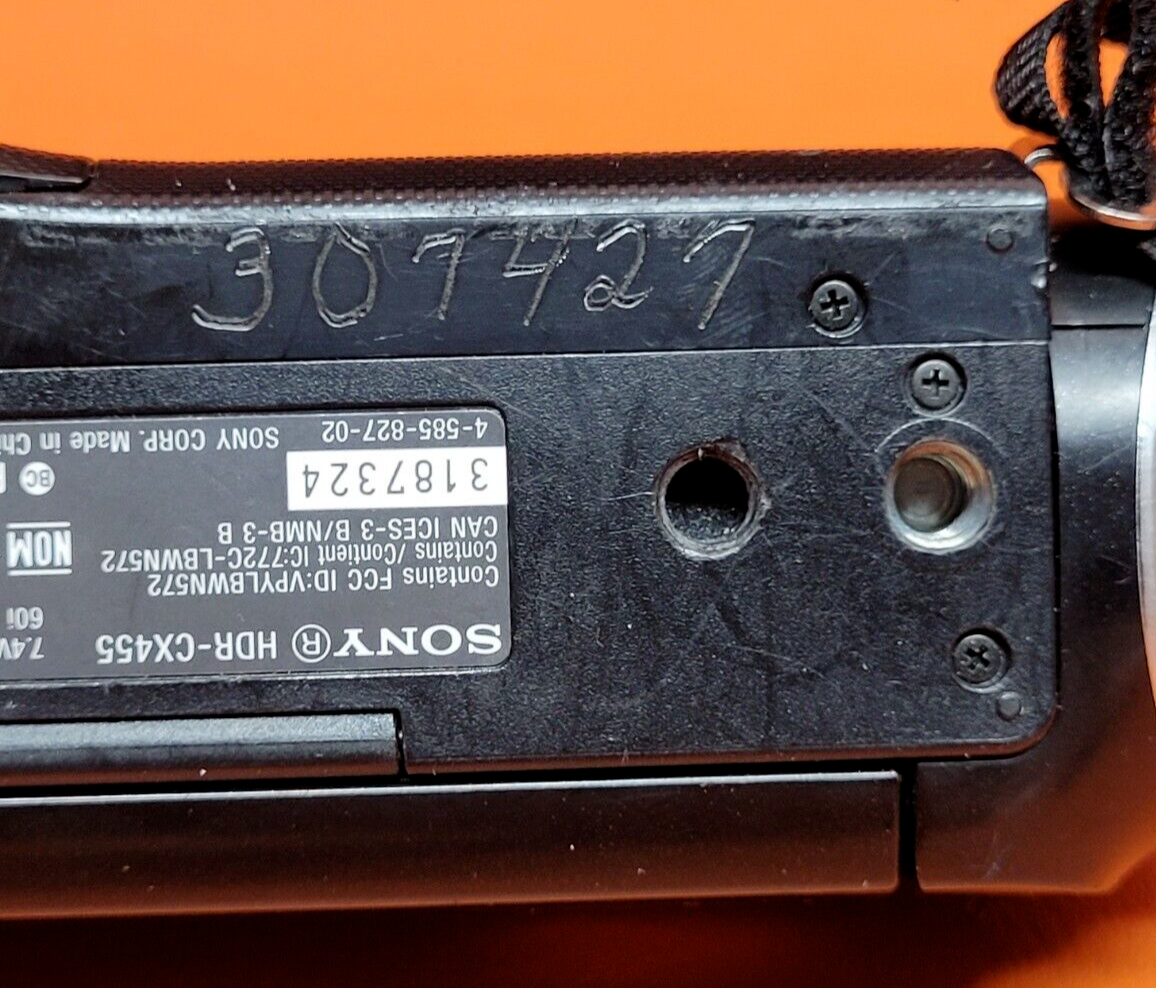 Sony HDRCX405 HD Handycam Camcorder w/ Battery, Attached Charger *WEAR