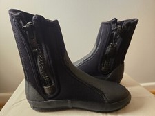 XS Scuba Brand 5mm Deluxe Boots Size 3 mens / 4 womens