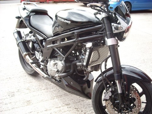 Hyosung GTR650 / GT650 COMET schwarz Tri-oval Doppelauslass Straßenzulassung Auspuff Dose - Bild 4 von 10