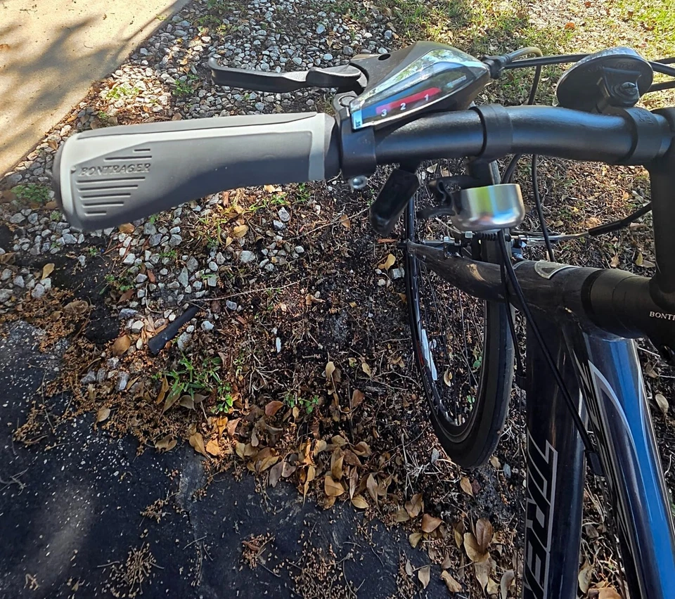 TREK Grey Light Weight Carbon Fiber - Image 3 of 3