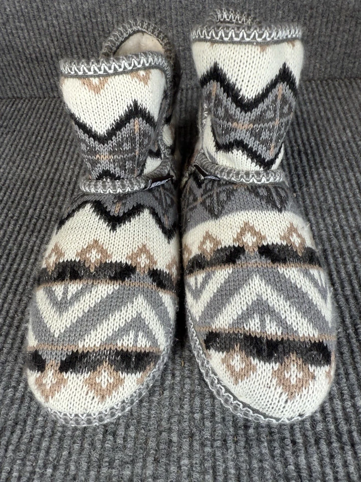 Muk Luks Slipper Boots Womens Size Medium 6.5-7.5  Faux Fur Lined Fair Isle - Image 3 of 4