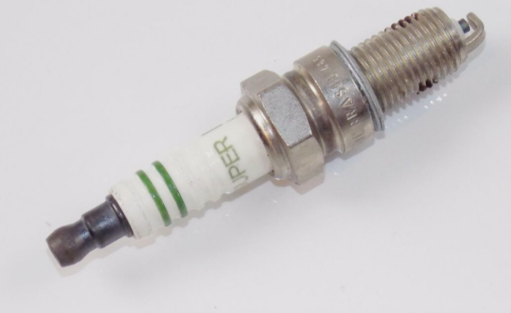 NOS OEM BMW 84-96 K 100/LT/RS/RT/75 SPARK PLUG X5DC  12129062217