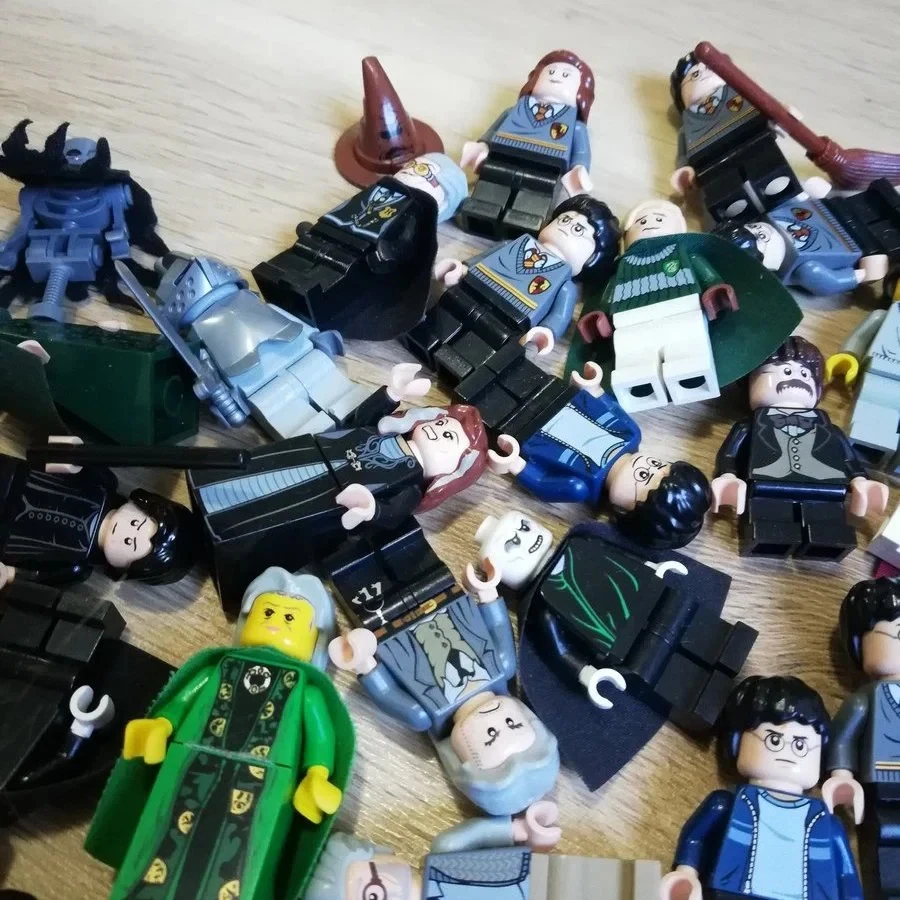 LEGO Harry Potter Minifigure x5 Figs per order + Accessories - Surprise Packs! - Image 2 of 4