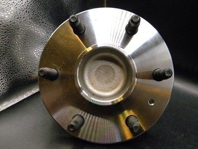 Front Wheel Bearing Hub For Chevy Silverdo GMC Sierra 1500 Tahoe Yukon 2WD