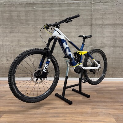 Wyxron Cavalletto Bici, Porta Bici Da Terra Acciaio Supporto Bici 20-29 Ripiegabile per Pneumatici Anteriori, per Garage/Casa