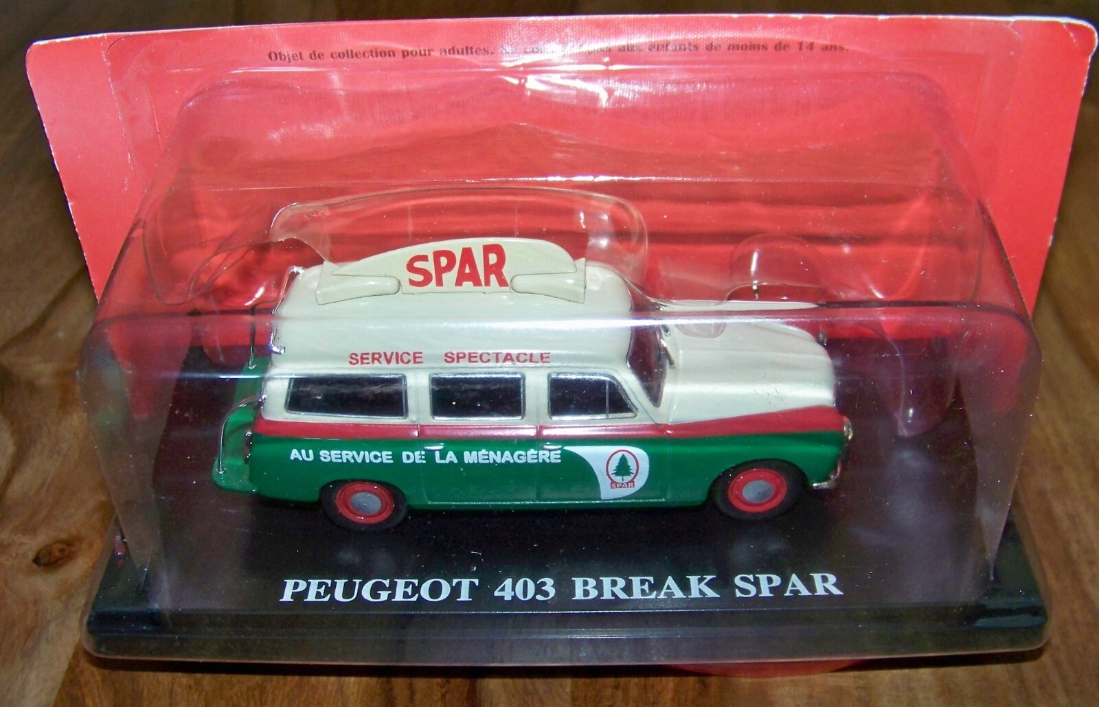 Peugeot 403 Spar 1/43 : Sublimez Votre Vitrine avec ce Véhicule Publicitaire Rétro
