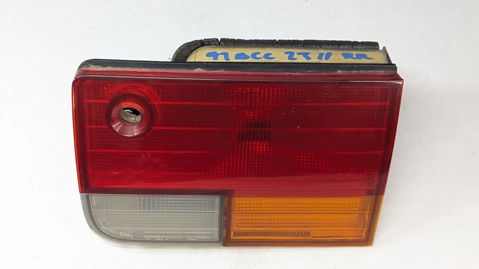 Luz trasera interior derecha pasajero honda accord 92-93 retroceso con orificio para llave Foto 4 de 4
