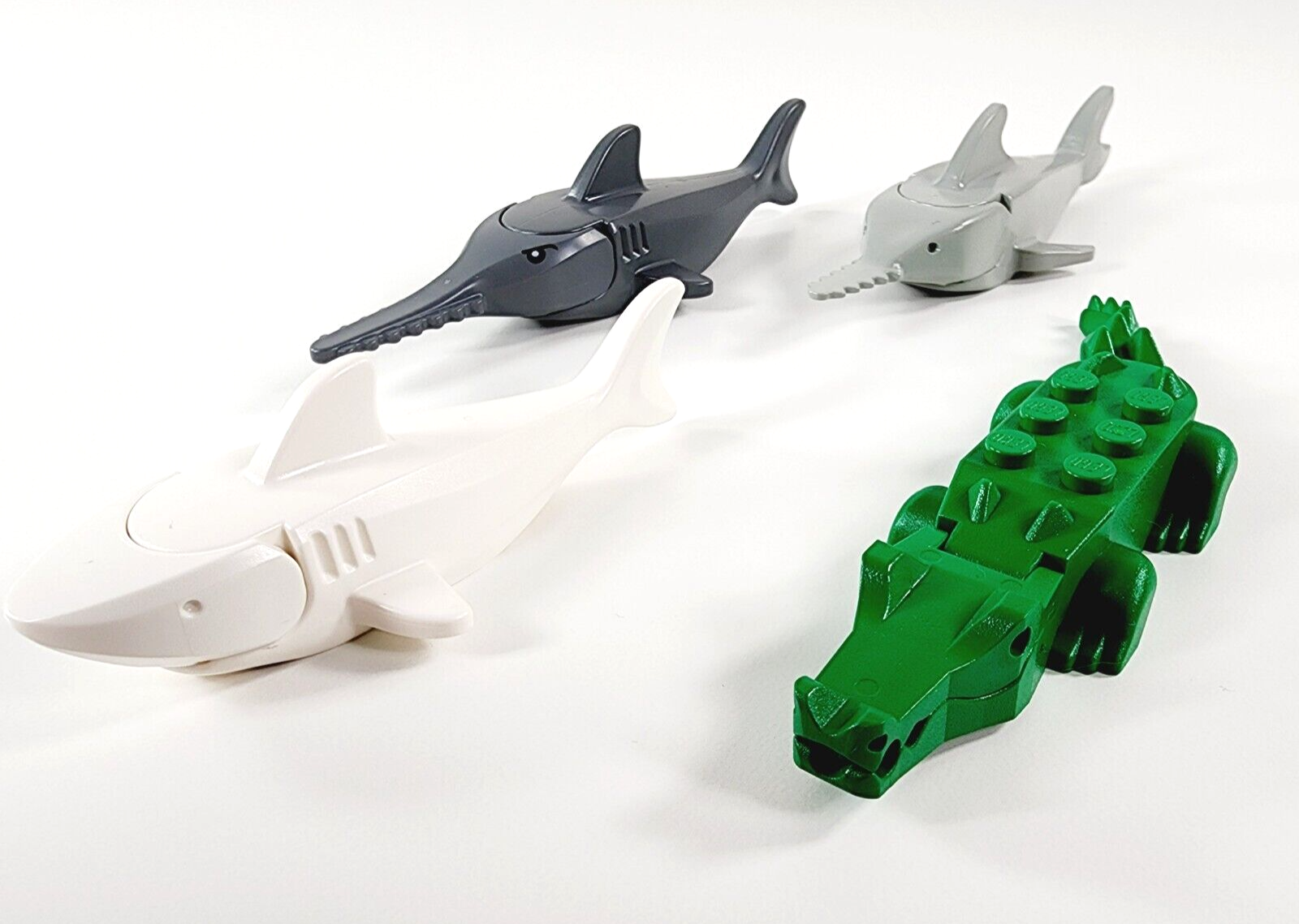 Lego Water Animal Minifigure Lot of 4 Alligator White Shark Sawfish