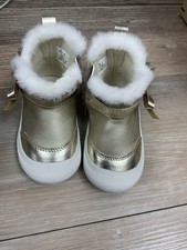 Toddler Girls Gold Fur Trimmed Boots Size 4