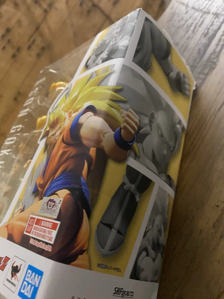 Figura de acción Bandai SH Figuarts Dragon Ball Z Super Saiyan 3 Son Goku Foto 3 de 4