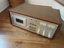 Teac A640, 100-240 Volt AC, 50/60Hz, 30 Watt Stereo Cassette Deck