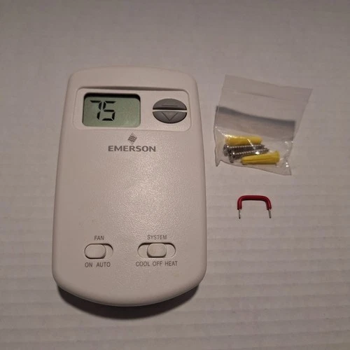 Emerson 1E78-144 Non-Programmable Heat Cool Thermostat Slightly Used