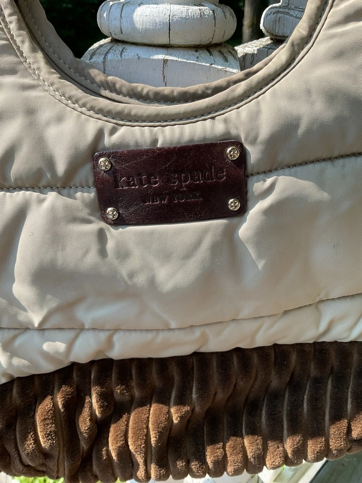 Bolso acolchado Kate Spade vintage con fondo de pana tostado/marrón Foto 3 de 4