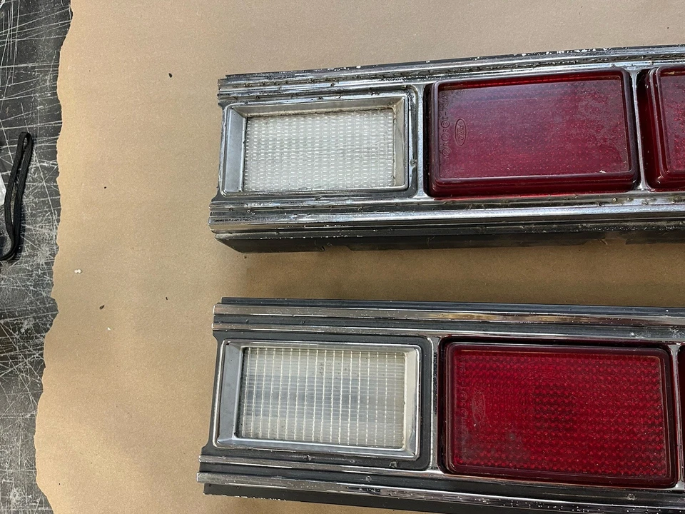 1973 73 FORD MERCURY MARQUIS 2 DOOR BROUGHAM TAILLIGHTS ASSEMBLIES RH/LH OEM - Image 3 of 4