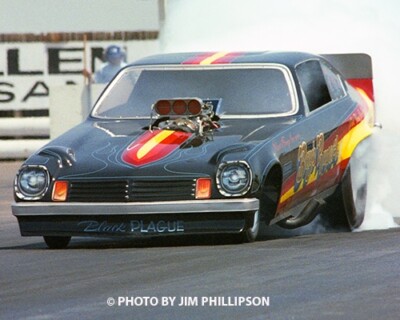 FUNNY CAR PHOTO BAYS & RUPERT'S BLACK PLAGUE CAR DRAG RACING ORANGE COUNTY 1977
