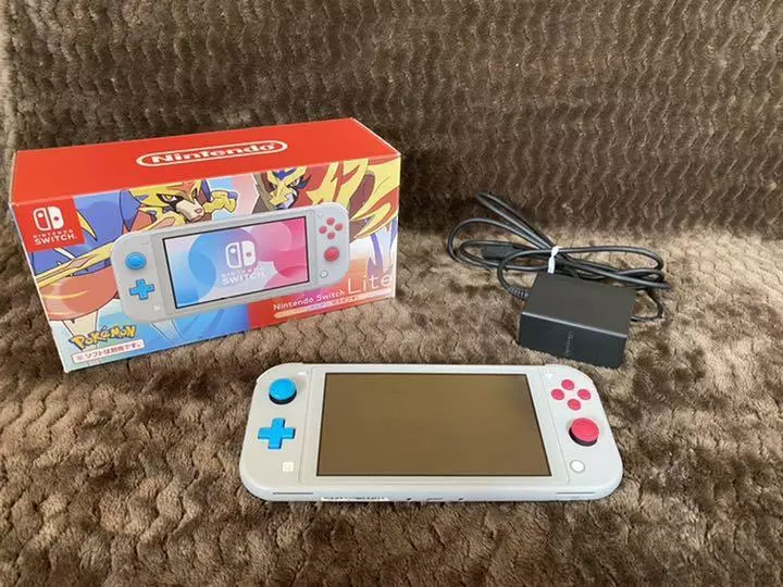 Nintendo Switch Lite (Yellow) Bundle with Pokemon Sword 