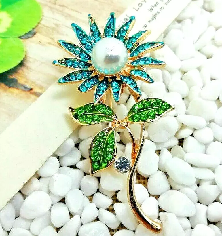 Blue daisy sale necklace