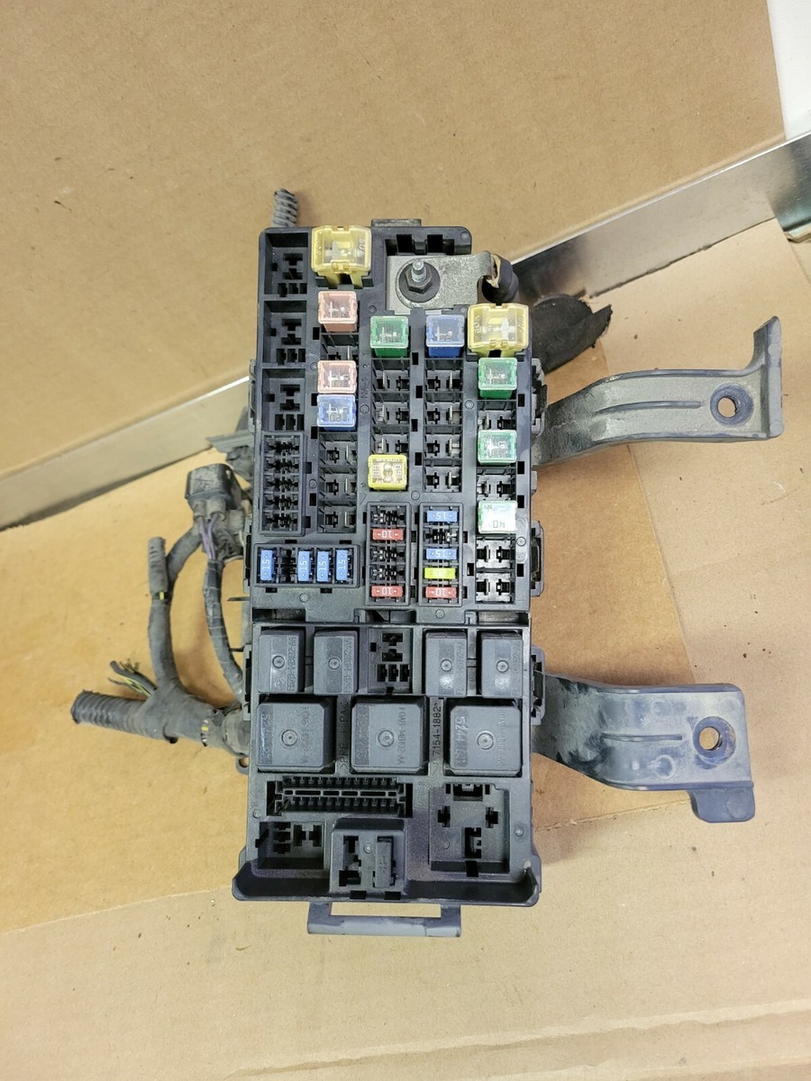 ford fusion cigarette lighter fuse 06 FORD FUSION FUSE AND RELAY BOX 2.3L