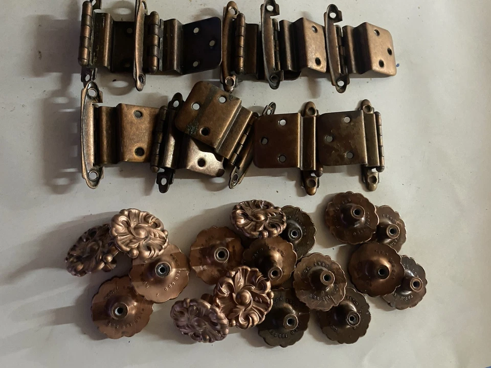 Lot of Old Brass Hinges and Knobs Pattented  1960 16 Knobs 10 Hinges - Image 2 of 4