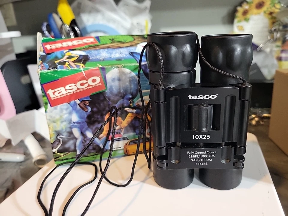 Tasco 168RB 10x25mm Compact Rubber Armored Binoculars w/ Case & Box Instructions - Image 3 of 4