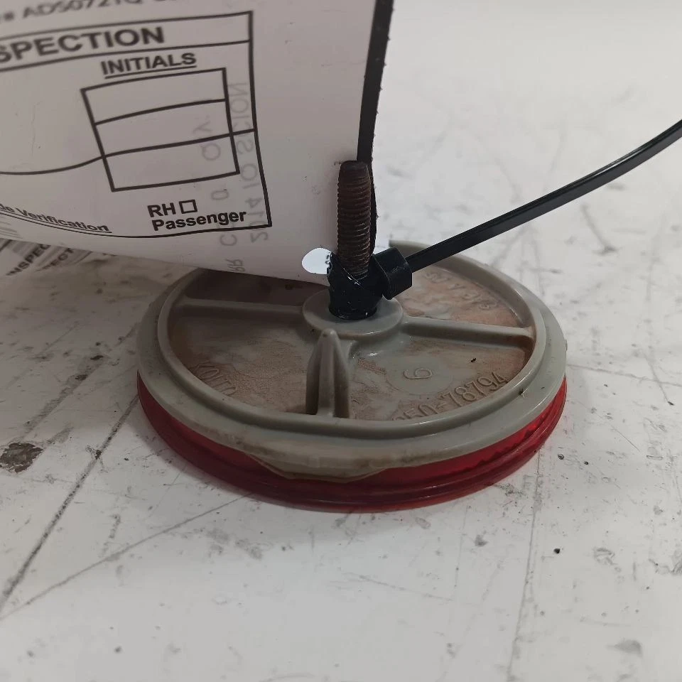 Lâmpada indicadora lateral direita traseira Toyota Scion IQ 2011 2012 2013 2014 - Imagem 2 de 4