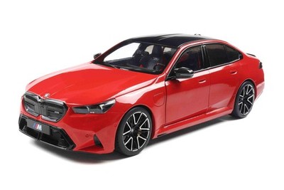 Solido 2025 BMW M5 (G90) Fire Red 1:18 S1814702