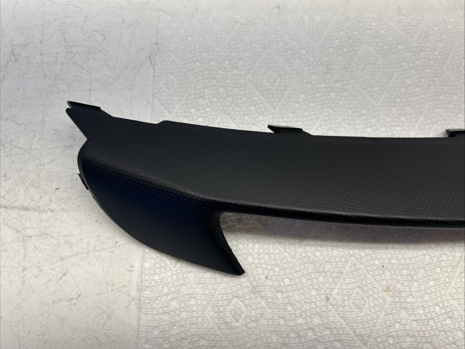 OEM FRONT LEFT SIDE MARKER LIGHT TRIM FOR 2015 - 2019 FORD GT350 FR3V-15A299-ACW
