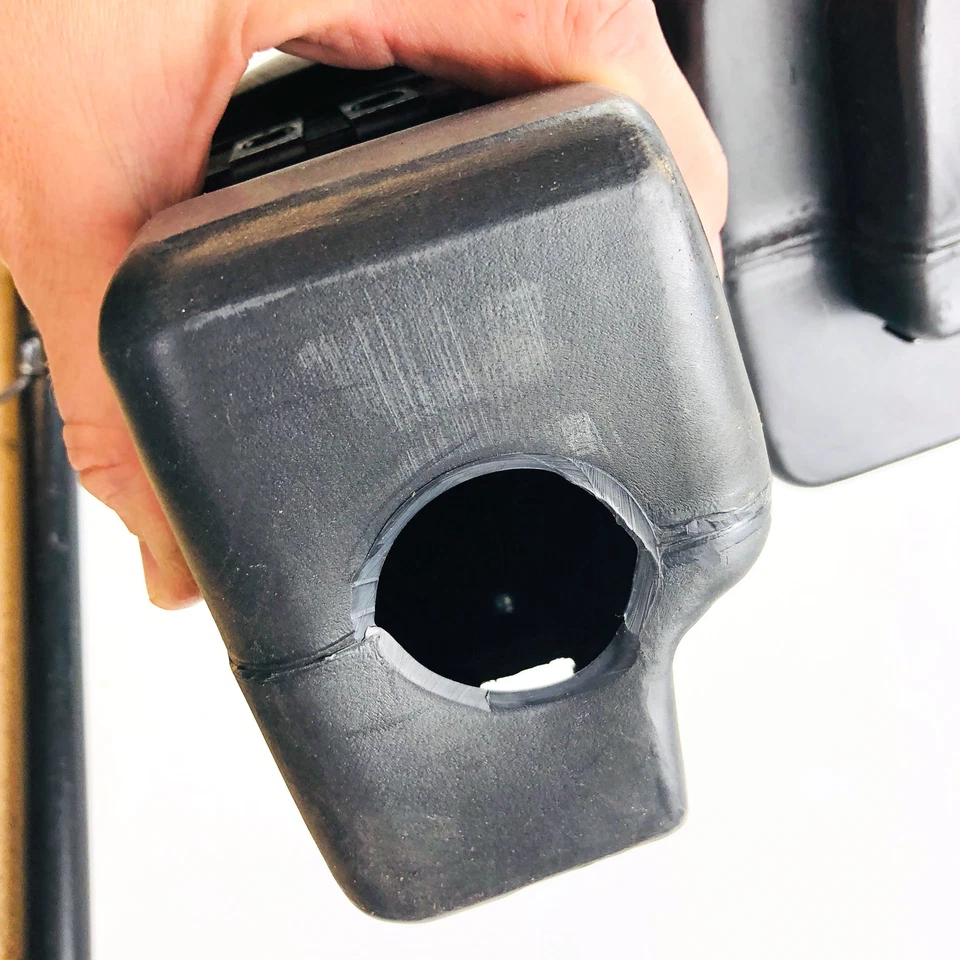 Crown 55155761AA Rear Bumper End Cap New NOS Black Plastic for Jeep - Image 3 of 4