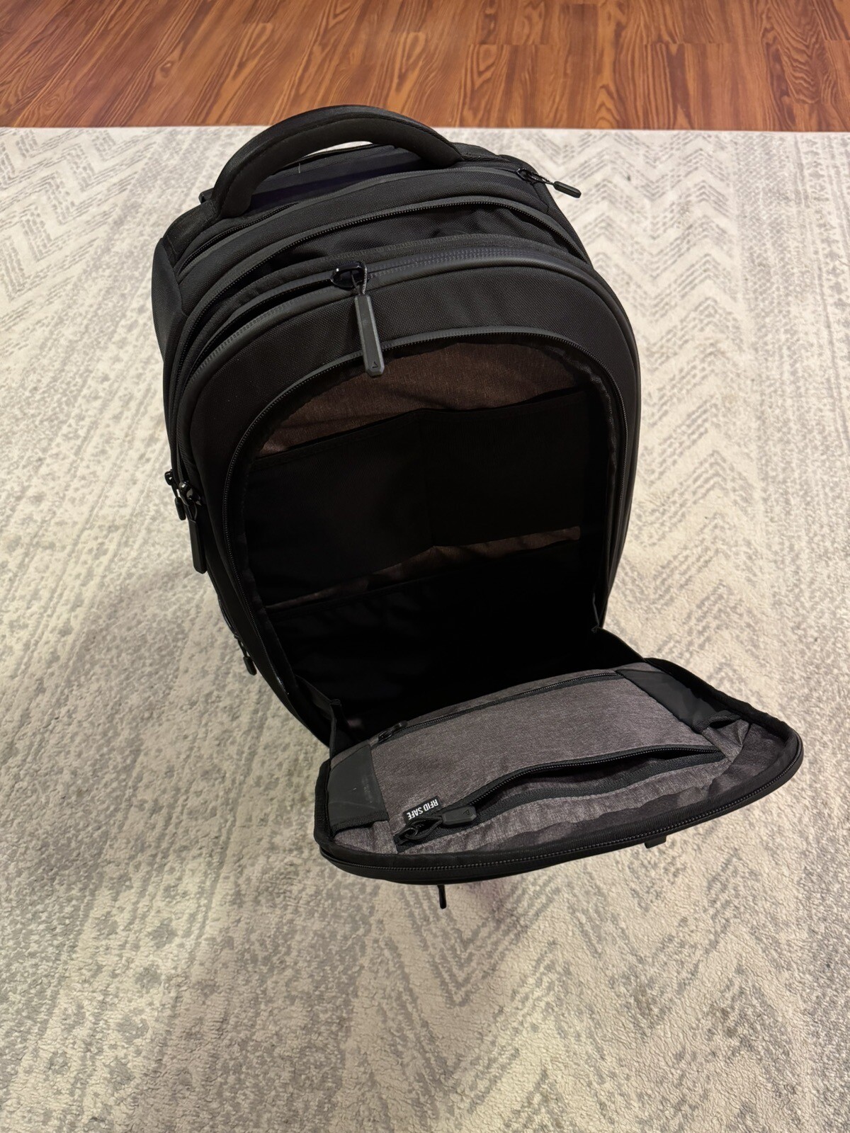 Nomatic Navigator Travel 32L Water Resistant Backpack Black for sale