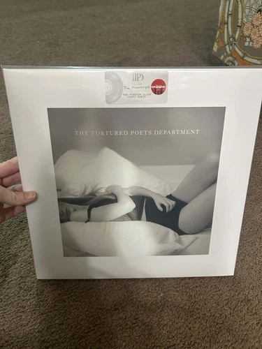 TAYLOR SWIFT - The Tortured Poets Department (CLEAR VINYL DOUBLE LP, 2024)