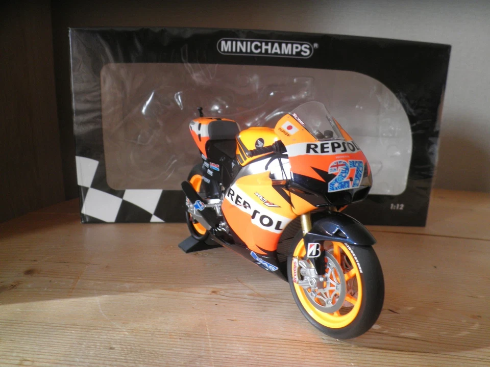 1/12 MINICHAMPS HONDA RC212V CASEY STONER 2011 (NEUF) - Photo 2/4