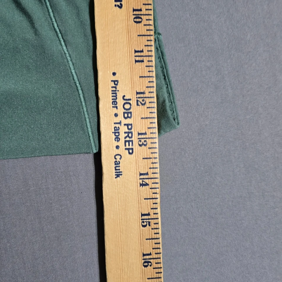 Pantalones Cortos Lululemon Para Mujer Verde Medio Atlético Motociclista Botín Foto 3 de 4