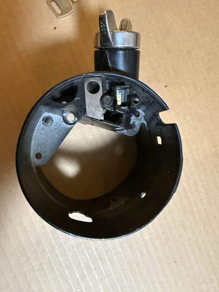 1980 1991 Ford Truck Bronco Van Tilt Steering Column Upper Flange Housing Keys - Image 3 of 4