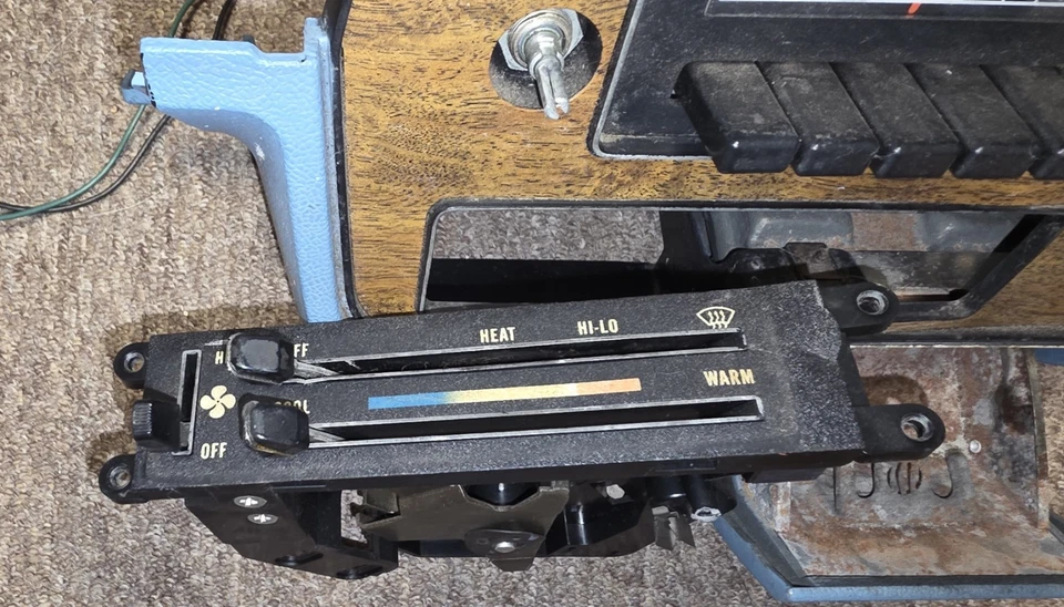 1981 AMC Eagle SX-4 Radio, Defrost Switch, Switch Bezel Blue Lighter Ash Tray - Image 2 of 4
