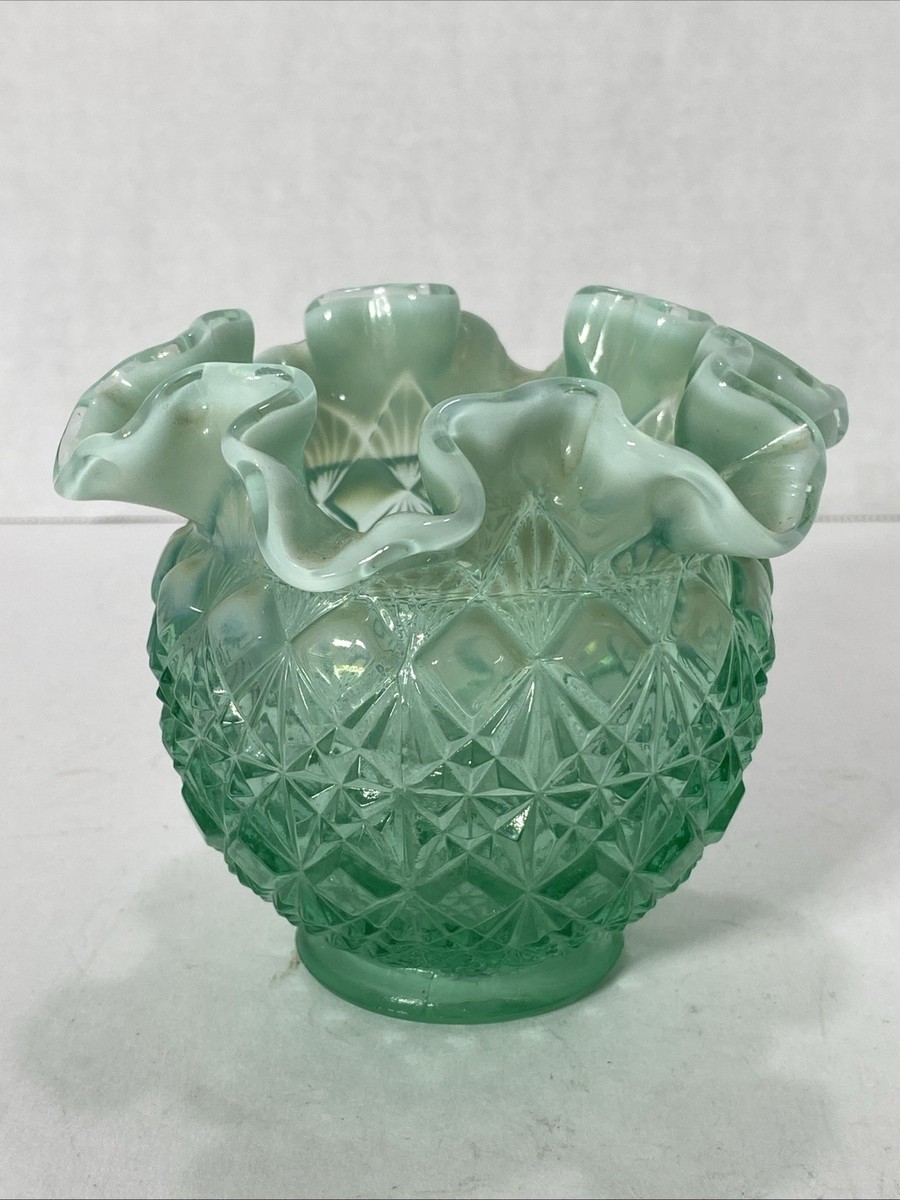 Fenton GREEN GLASS OPALESCENT CUT & BLOCK VASE 4.75”W x 4”H VGC w