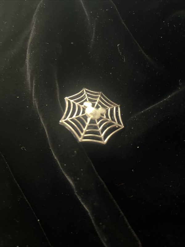 Early 2000s Disney Halloween Mickey Mouse Icon Spider web Trick or Treat Pin 