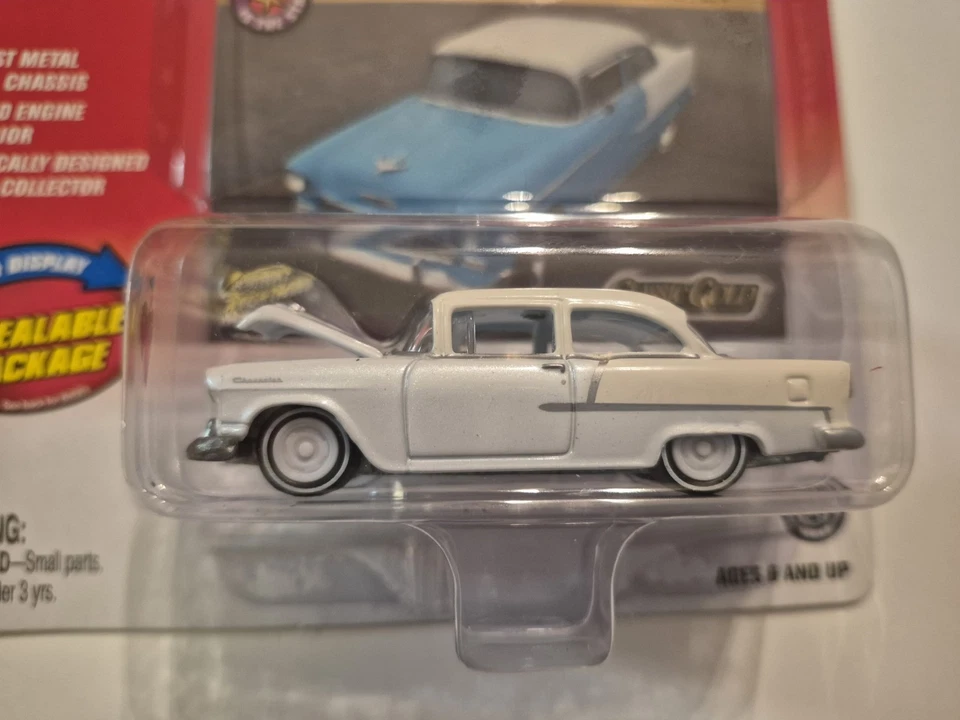 Chevy Johnny Lightning Classic Gold 1955 sedán de 2 puertas White Lightning RARO Foto 2 de 3