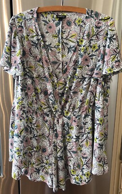 TORRID Floral Georgette Twist-Front Flutter Sleeve V-Neck Top Plus 1X