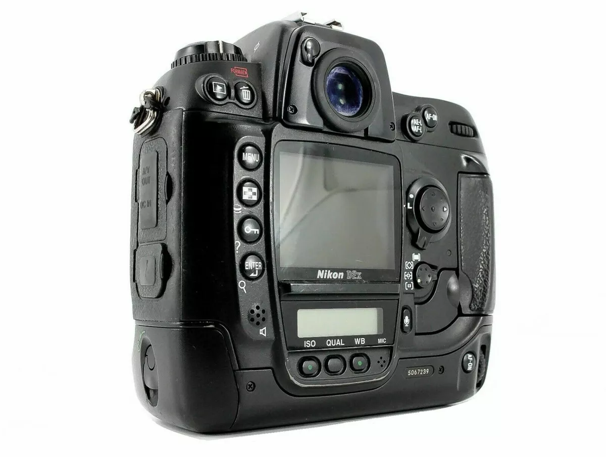 Nikon d2 deals