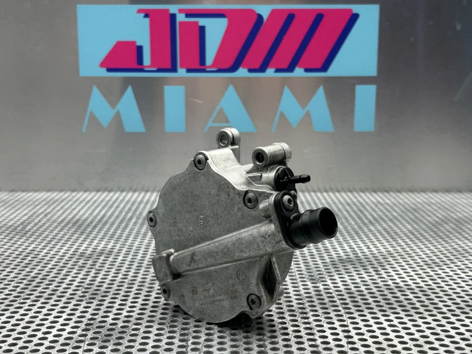 2011-2016 BMW 550i 650i 750i 750Li Engine Motor Vacuum Pump - Image 2 of 4